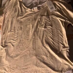 Wonderly Light Cream Tee with Pocket